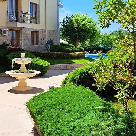 Patrick's - Royal Bay Apartamento Sveti Vlas